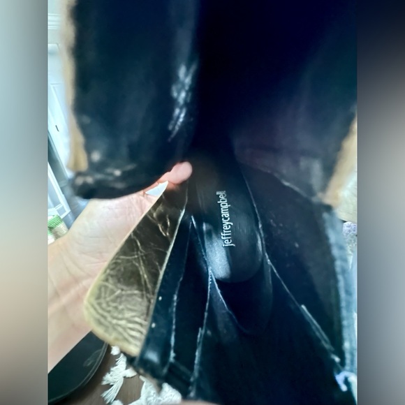 ‼️RARE‼️🎸JEFFREY CAMPBELL🎸🔥NWT🔥Studd Bootie in Gold w Silver Studs -Size 7.5 - Picture 11 of 16